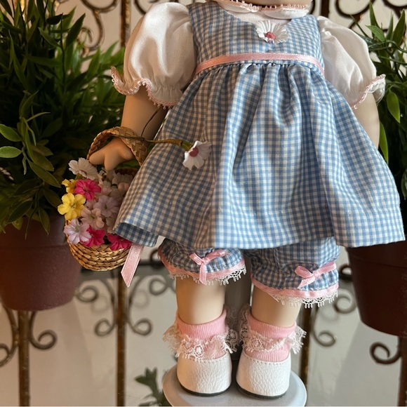 Danbury Mint 1996 Porcelain Kewpie Doll - Picture 5 of 6